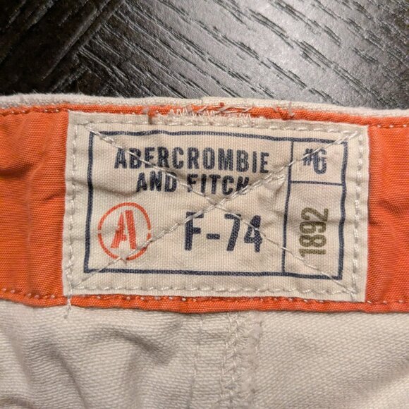 Vintage Abercrombie & Fitch Khaki Shorts – Size 4, Velcro Waist, 100% Cotton - Picture 3 of 4